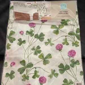 Martha Stewart St Patricks Clover Meadow Table Runner